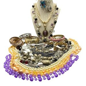 Jewelry Bundle Pearls & Sparkle Necklaces Bracelets Rings Earrings Lot Over 2 lb